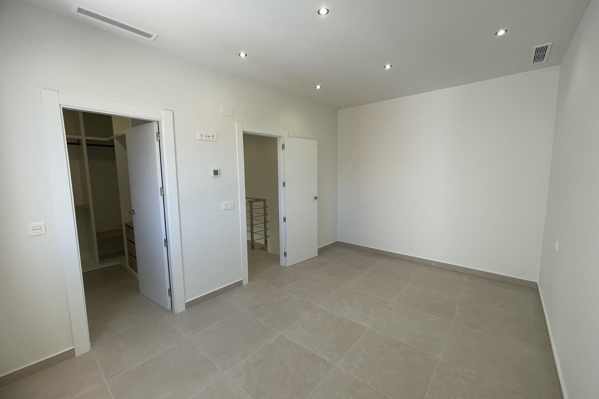 Nowy budynek - Villa -
Almoradí - Heredades