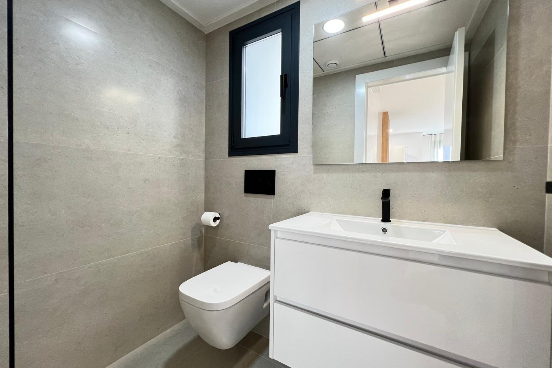 Nowy budynek - Villa -
Benferri - Benfis Park