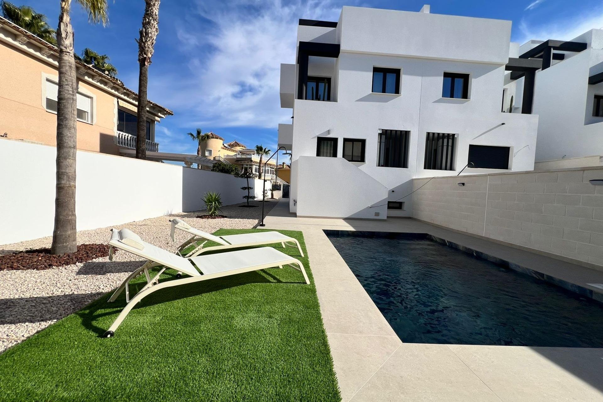 Nowy budynek - Villa -
Benferri - Benfis Park