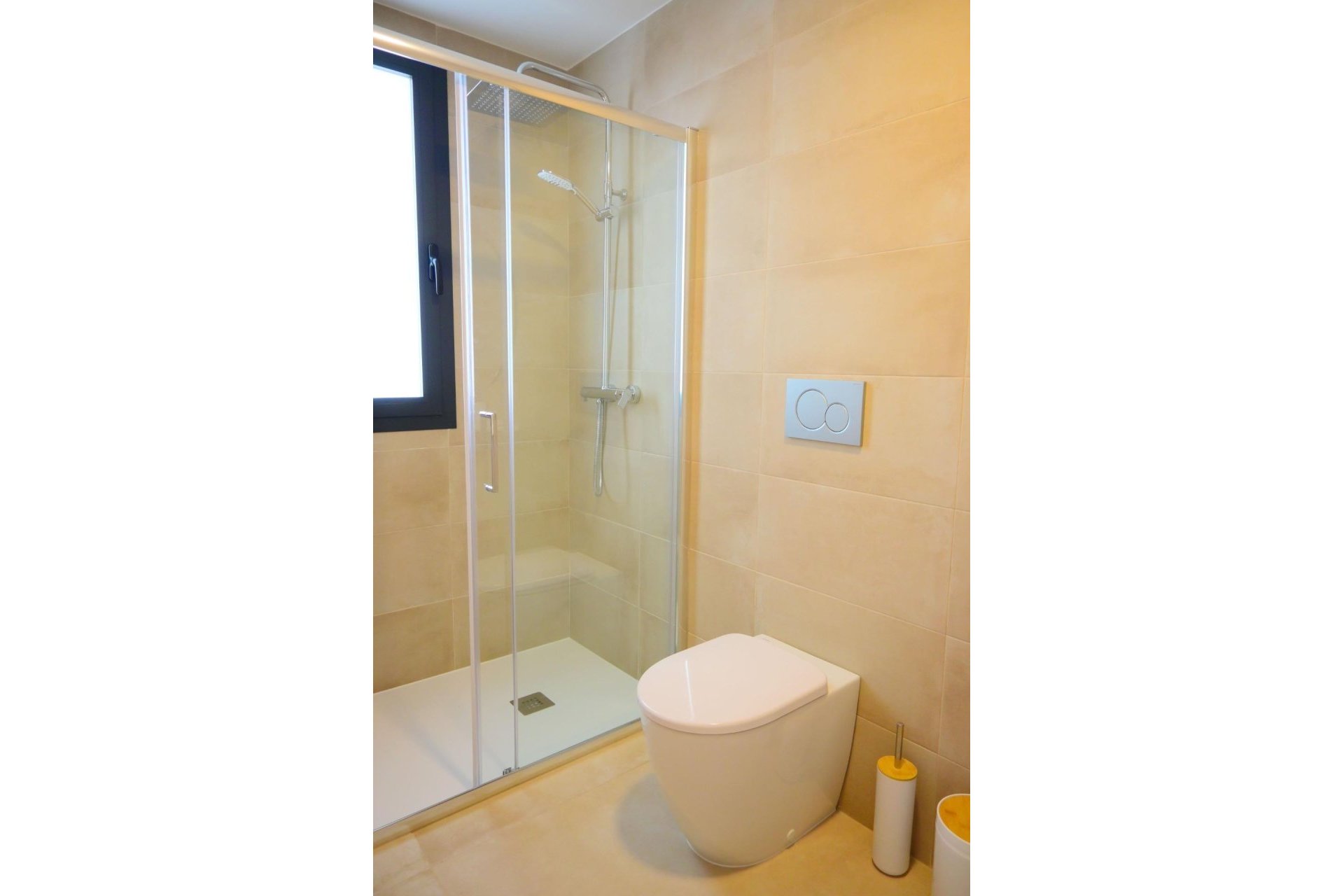 Nowy budynek - Villa -
Dolores - polideportivo