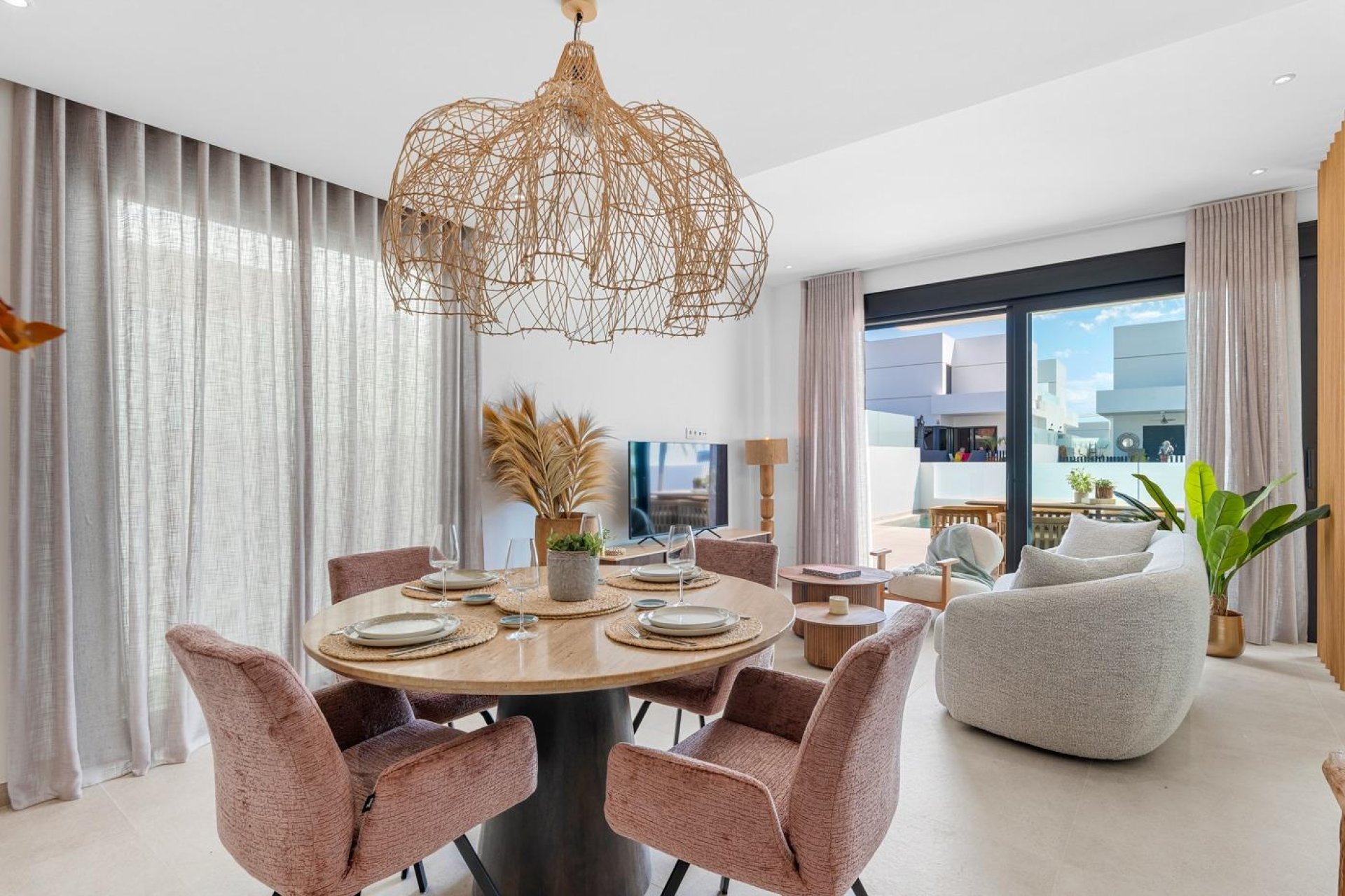 Nowy budynek - Villa -
Dolores - Sector 3