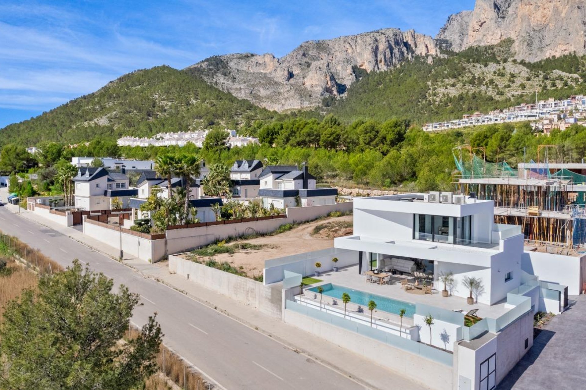 Nowy budynek - Villa -
Polop - Urbanizaciones