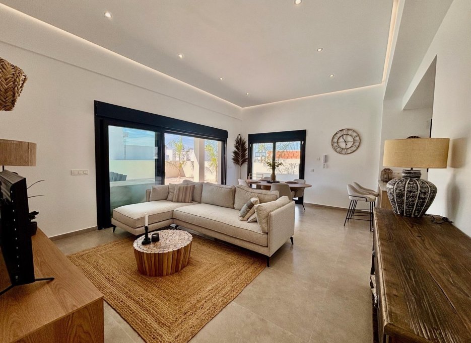 Nowy budynek - Villa -
Rafal - polideportivo