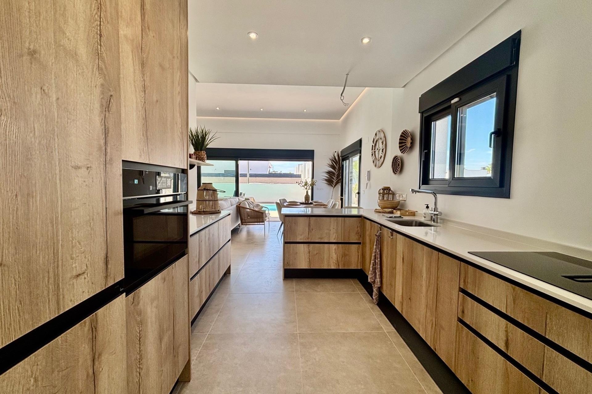 Nowy budynek - Villa -
Rafal - polideportivo