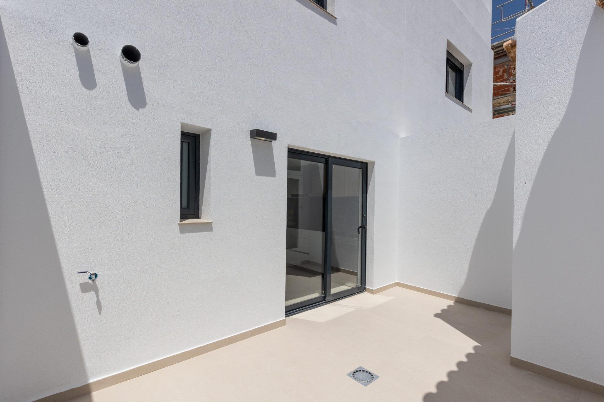 Nowy budynek - Villa -
Rafal - pueblo