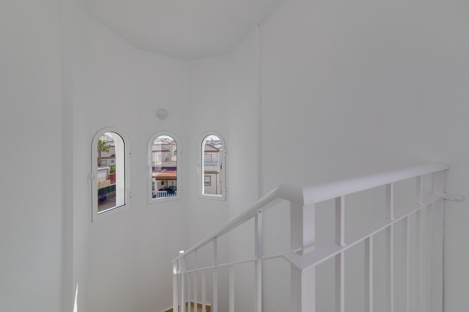 Nowy budynek - Villa -
San Fulgencio - El Oasis