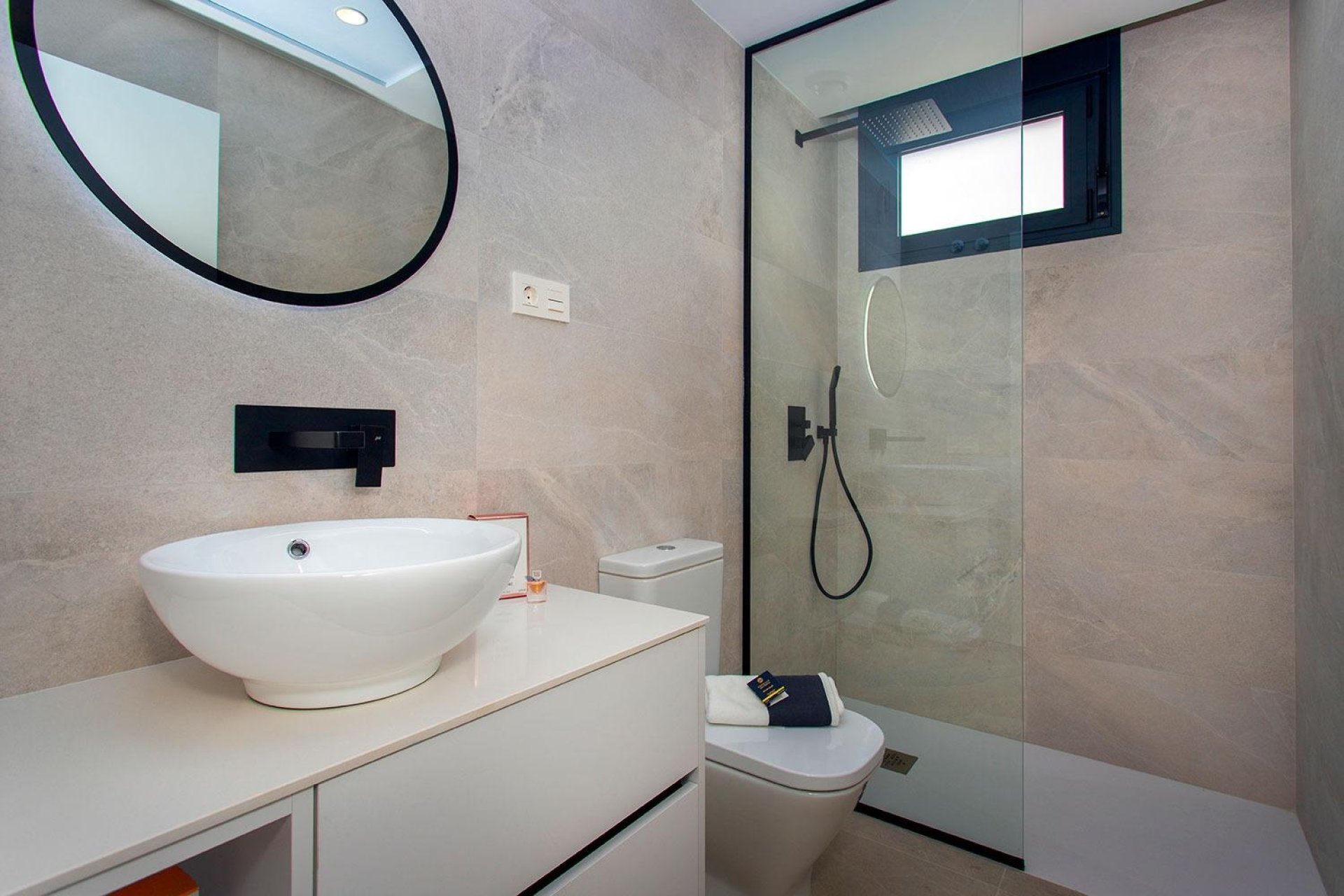 Nowy budynek - Villa -
Sucina