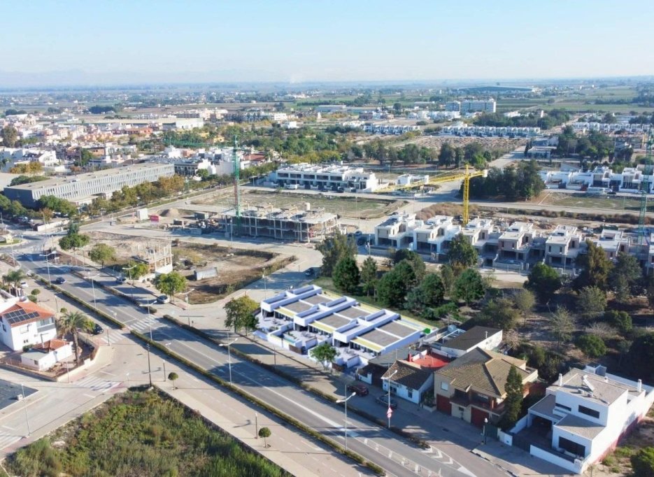 Obra nueva - Town House -
Dolores - Sector 3