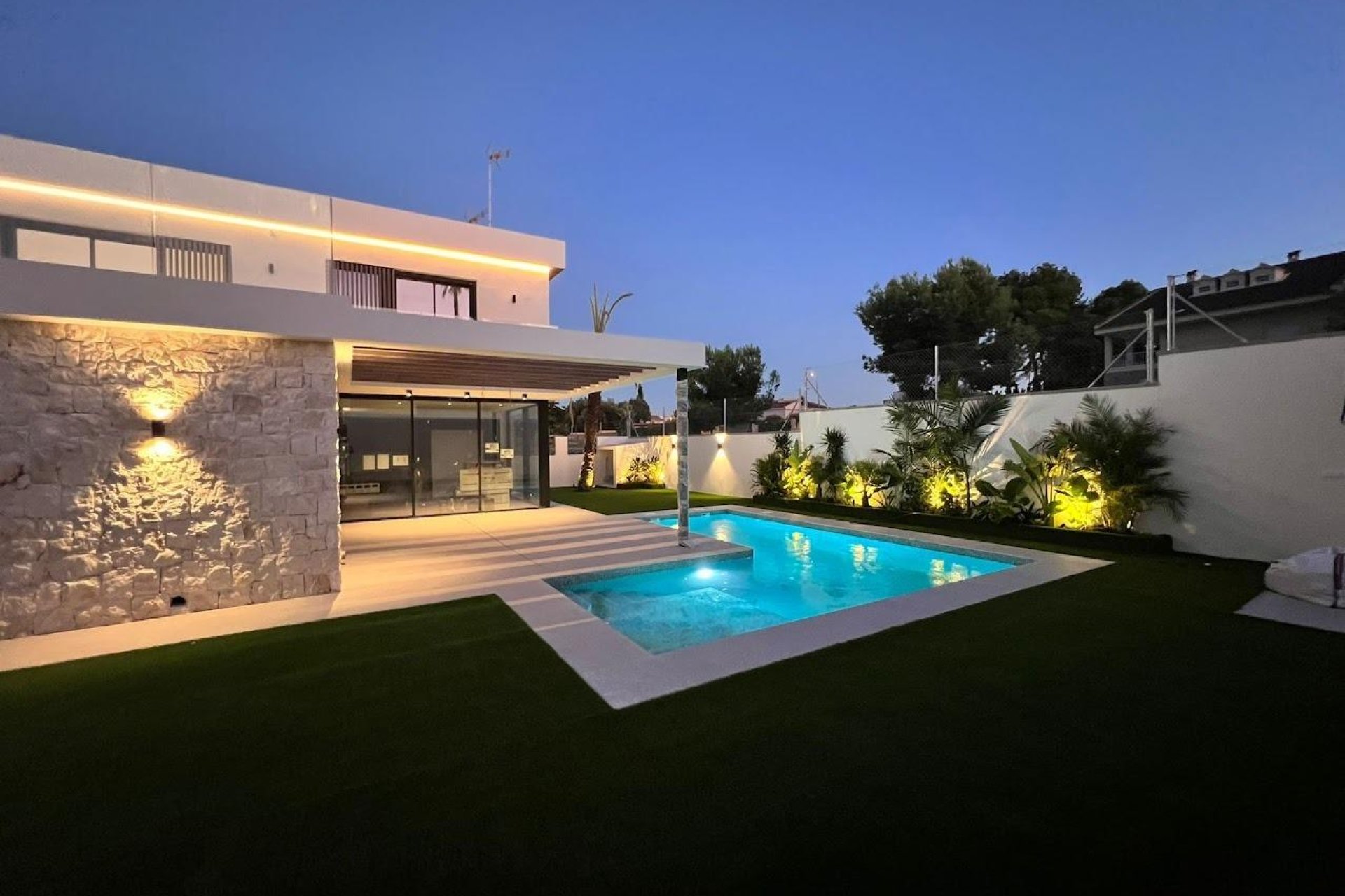 Obra nueva - Town House -
Orihuela Costa - Montezenia