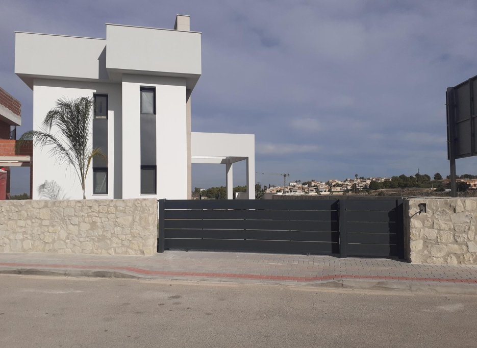 Obra nueva - Villa -
Algorfa - La Finca Golf