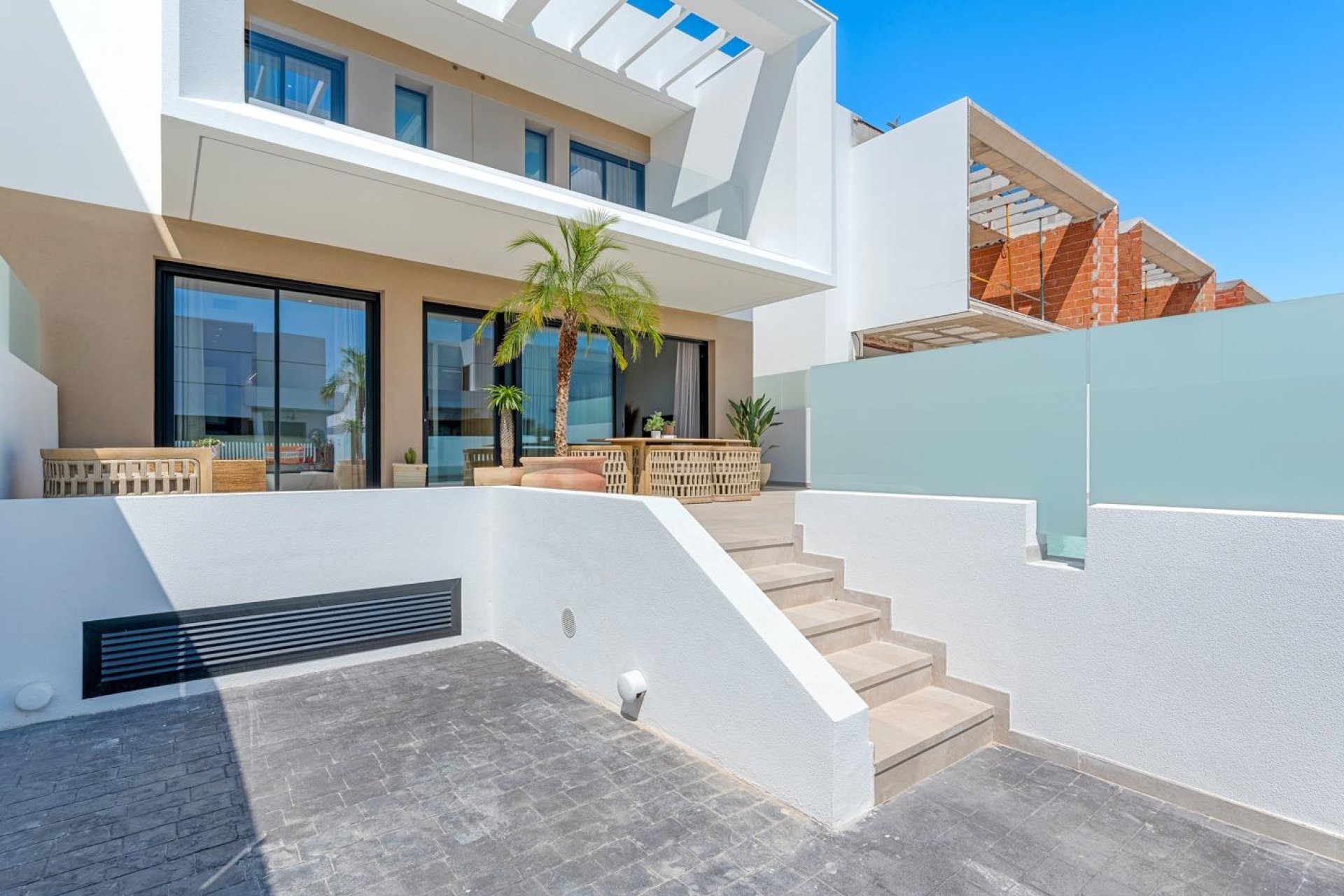 Obra nueva - Villa -
Dolores - Sector 3