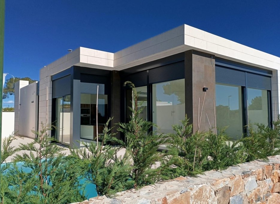 Obra nueva - Villa -
Pilar de la Horadada - Roda Golf