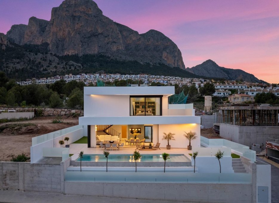 Obra nueva - Villa -
Polop - Urbanizaciones