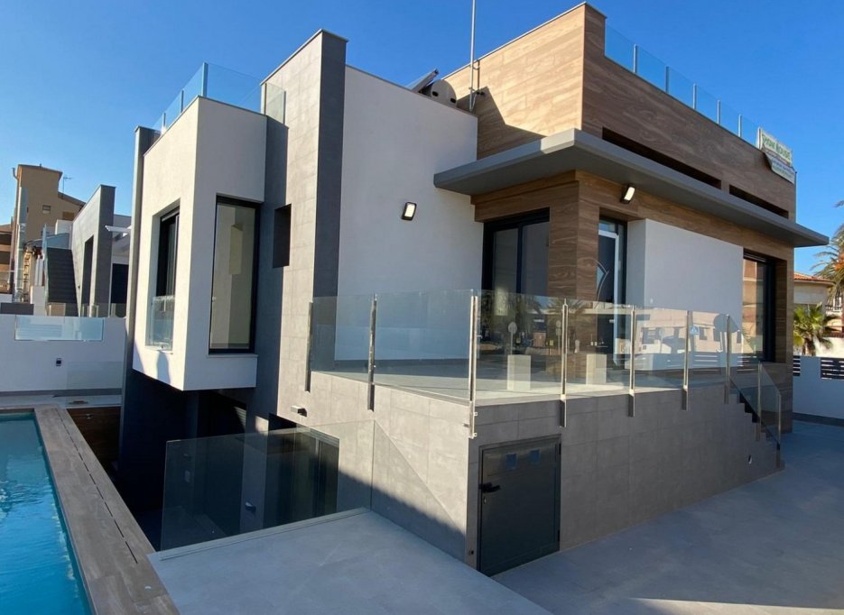 Obra nueva - Villa -
Torrevieja - La Mata