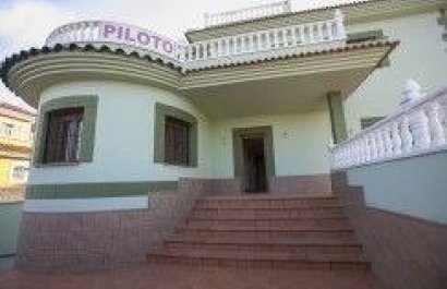 Villa - Nowy budynek - Torrevieja - Los Altos